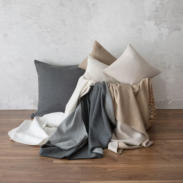 Patrizia | Throws